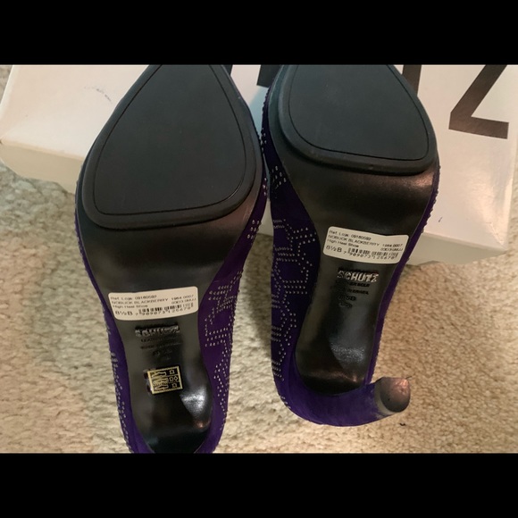 Shoes - Picture 2 of 4